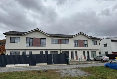 Casă cu 3 camere cu Canalizare în Florești