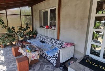 Casa cu etaj la intrare in Curtesti - 9