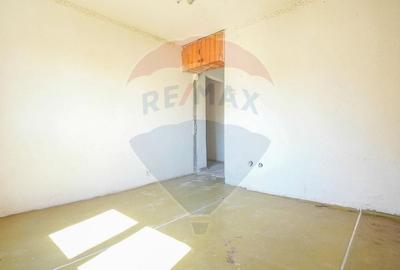 Apartament cu 2 camere de vanzare de renovat,  Bartolomeu - 6