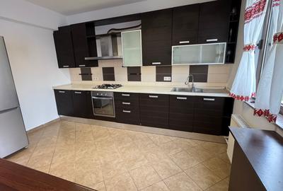 3 camere cu garaj, mobilat utilat - 11