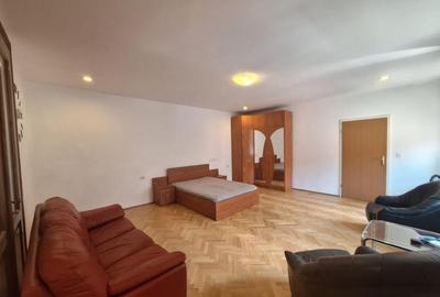 Garsoniera decomandata, 50 MP, zona 15 Noiembrie - 1