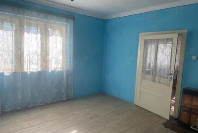 Sat SASAR, casa vaiog + caramida 4 camere,hol,bucatarie ,camara,baie, anexe, teren10 arii,79000 euro - 2