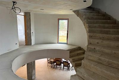 Vila S+P+1+M / Pipera Central / Drumul Potcoavei / comision 0 - 6