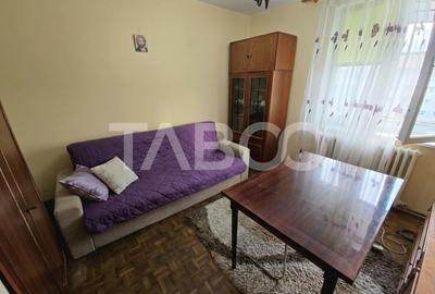 Apartament de vanzare 3 camere decomandat 2 balcoane zona Strand - 2