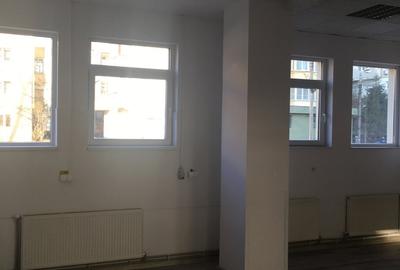 Spațiu comercial, de 125 mp, în Central - 5