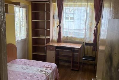 Apartament cu 3 camere semidecomandat în Micro 3 - 6