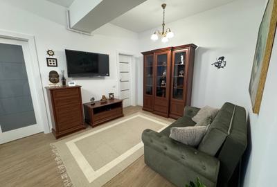 Apartament cu 2 camere decomandat în Universitate