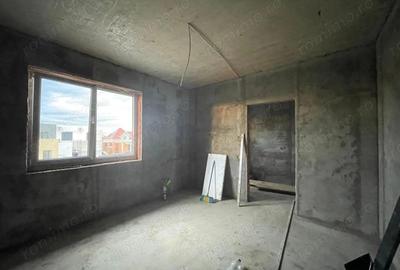 Casă cu 4 camere cu Teren 306 Mp în Moșnița Nouă