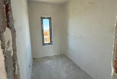Casă cu 4 camere în Noua - 18