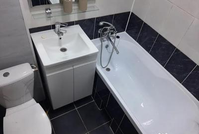 Apartament cu 2 camere decomandat în Văcăresti