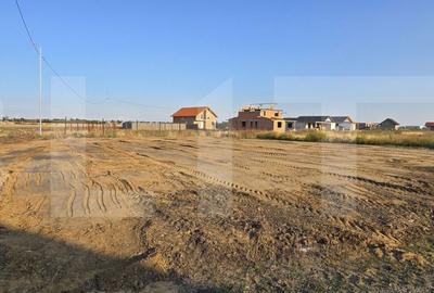 Teren de 697 mp, în Sânmihaiu Român - 3