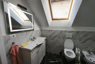 Casă cu 8 camere cu Teren 750 Mp în Central - 15