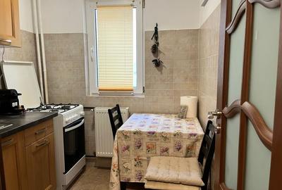 Apartament cu 2 camere semidecomandat, mobilat în P-ța Victoriei - 14