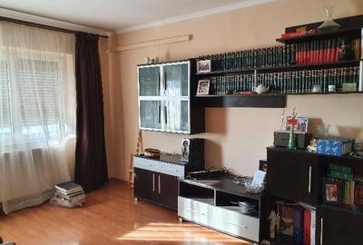 Apartament cu 3 camere decomandat în Central - 8