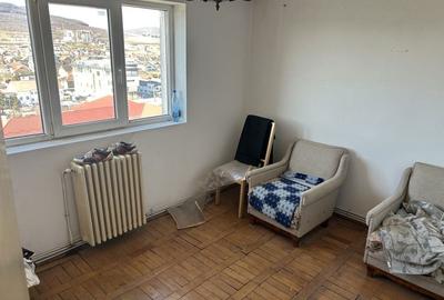 Apartament cu 4 camere decomandat în Central - 3