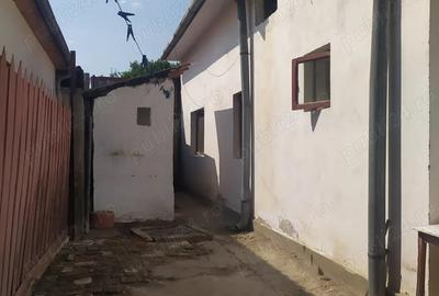 Casă cu 3 camere în Central - 1