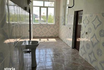 Casă cu 4 camere cu Teren 1104 Mp în Glina - 5