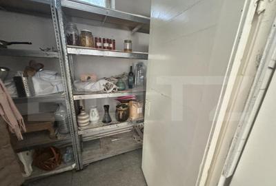 Casă cu 4 camere cu Teren 3800 Mp în Est - 1