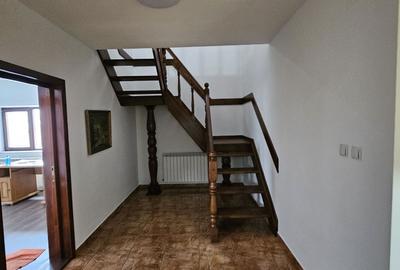 Casă cu 4 camere cu Teren 3000 Mp în Hudum - 2