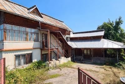 Casă cu 4 camere în Davidești - 2