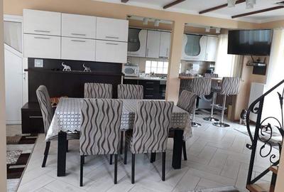 Casă cu 4 camere în Central - 1