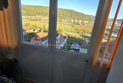 Apartament cu 3 camere decomandat, mobilat în Est - 1