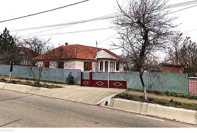 Casă cu 4 camere în Albița - 14