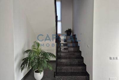 Casa ultrafinisata, garaj, panouri fotovoltaice - 11