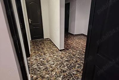 Apartament 4 camere, decomandat, ultracentral, etaj 4, mun. Roman - 1