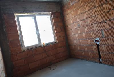 Duplex cu 4 camere cu Canalizare în Valea Lupului - 3