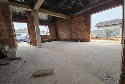 Casă cu 3 camere cu Teren 300 Mp în Moșnița Nouă - 4