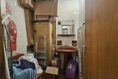 Apartament cu 4 camere decomandat în Micro IV - 8