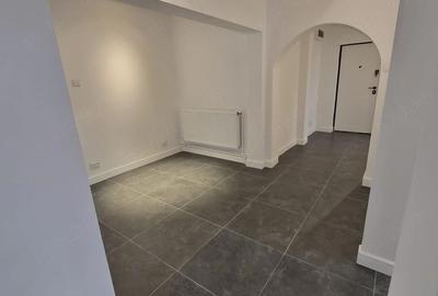 Apartament cu 5 camere decomandat în Est - 4
