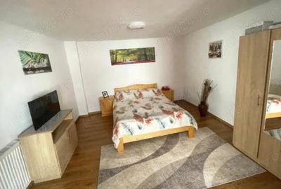 Casă cu 6 camere cu Teren 210 Mp în Zamora - 1