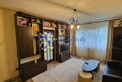 Apartament cu 3 camere semidecomandat, mobilat în Podu Roș