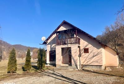 Casă cu 4 camere cu Teren 993 Mp în Central - 7