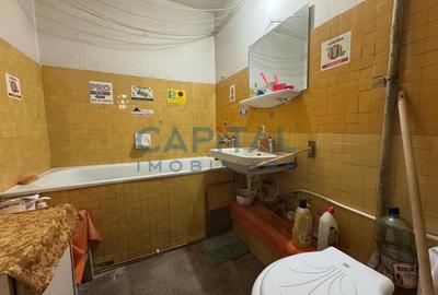 FARA COMISION ! Apartament decomandat, 2 balcoane, etaj 2/4, zona strazii LUNII - 4