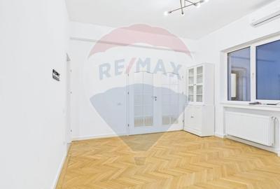 Apartament cu 3 camere de închiriat în zona Universitate - 9