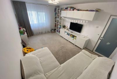 Apartament cu 3 camere decomandat, mobilat în Faleza Nord
