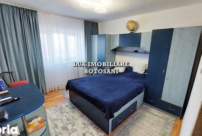 Apartament cu 4 camere decomandat în Central - 3