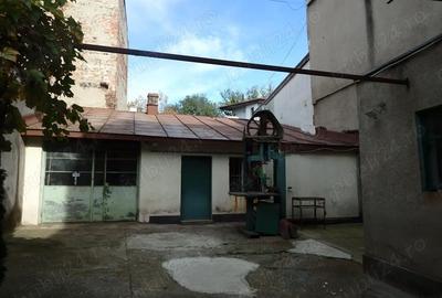 Casă cu 6 camere cu Teren 272 Mp în Ferdinand - 1