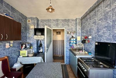 Apartament cu 3 camere decomandat în Alexandru cel Bun