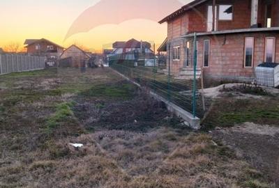 Teren langa Scoala Gimnazial Fantanele 600 mp cu acces la utilitati - 2