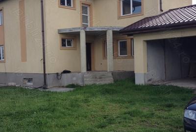 Casă cu 5 camere cu Teren 1400 Mp în Berceni - 3