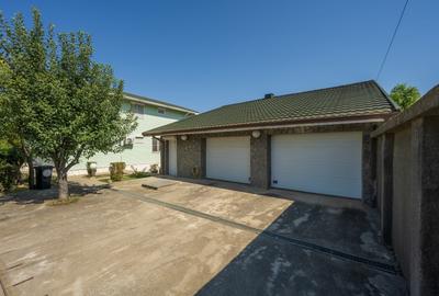 Refugiu exclusivist la lac – vilă cu piscină, grădină, priveliște - 20