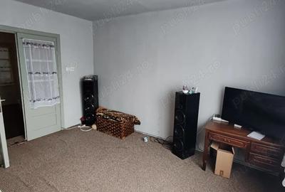 Apartament in casa la etaj 1 - 4