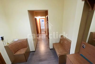 Apartament cu 3 camere decomandat, mobilat în Micro 17 - 2