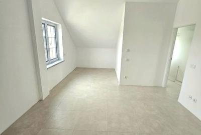 Casă cu 4 camere cu Teren 586 Mp în Balotești