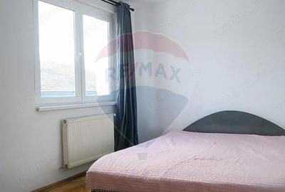 Apartament cu 3 camere semidecomandat în Mediaș - 3