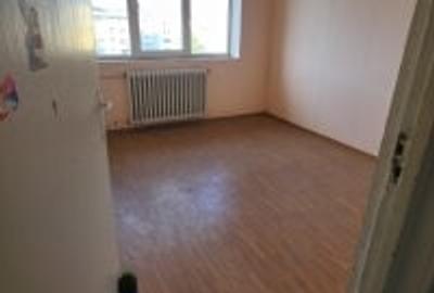 Apartament cu 3 camere semidecomandat în Central - 11